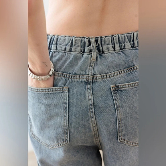 NWT-Light Blue Wash Barrel Leg High Waist Distressed Jeans - Picture 8 of 10